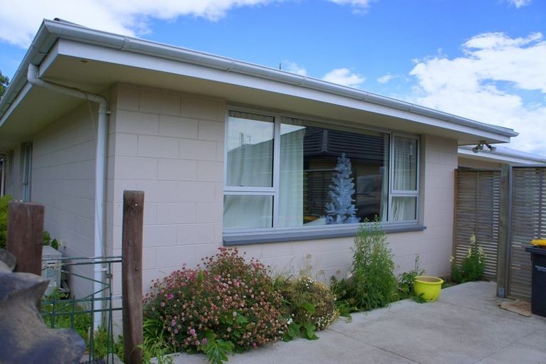 Photo of property in 2/4 Roker Street, Somerfield, Christchurch, 8024