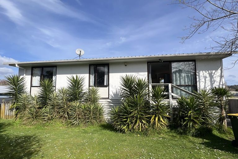 Photo of property in 22 Crosby Road, West Harbour, Auckland, 0618