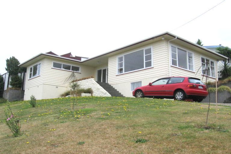 Photo of property in 2 Huntleigh Park Way, Ngaio, Wellington, 6035