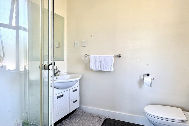 Photo of property in 16 Frasers Road, Glenross, Dunedin, 9011