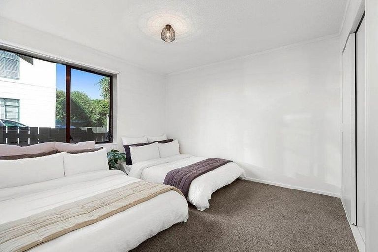 Photo of property in 5a Duke Street, Mount Victoria, Wellington, 6011