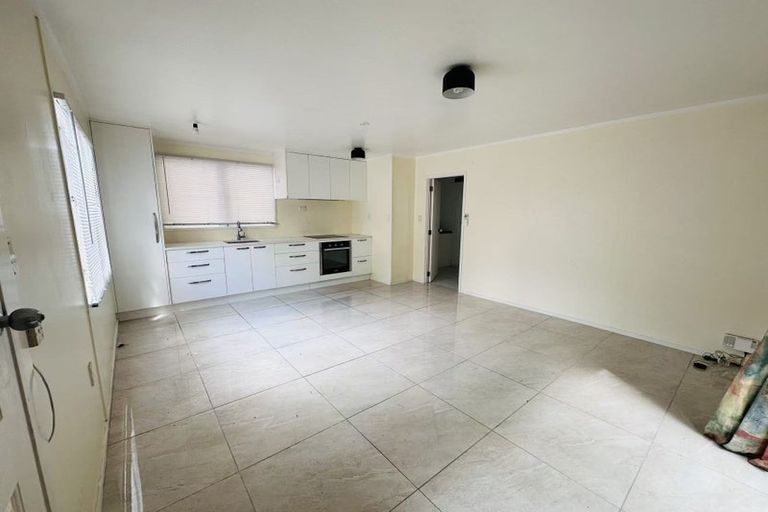 Photo of property in 2/137 Mokoia Road, Birkenhead, Auckland, 0626