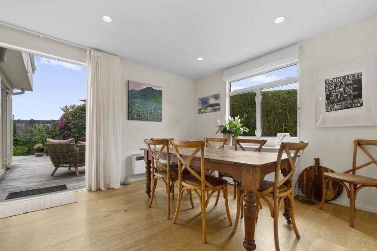 Photo of property in 2/7 Morton Avenue, Forrest Hill, Auckland, 0620