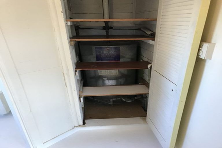 Photo of property in 16 Egmont Street, Castlecliff, Whanganui, 4501