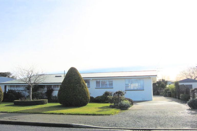 Photo of property in 22 Grange Street, Winton, 9720