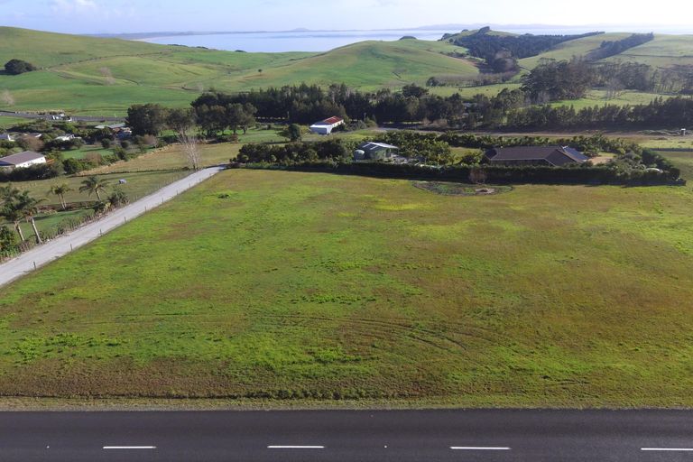 Photo of property in 18 Taipa View Road, Taipa, 0483