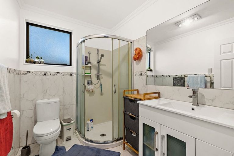 Photo of property in 18a Airdrie Road, Ranui, Auckland, 0612