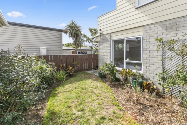Photo of property in 2a Oriental Street, Petone, Lower Hutt, 5012
