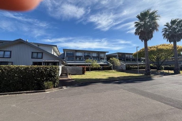 Photo of property in 31b/30 Westward Ho, Glen Eden, Auckland, 0602