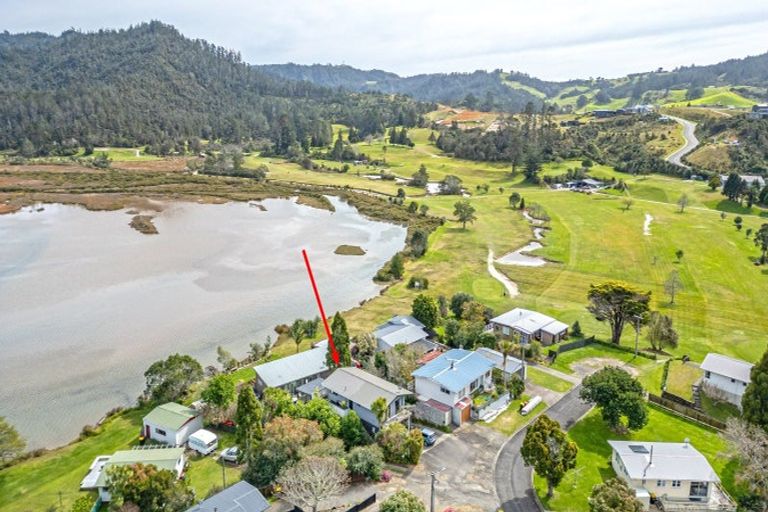 Photo of property in 20 Daphne Road, Tairua, 3508