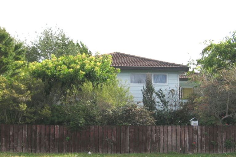 Photo of property in 2/220 Waitemata Drive, Ranui, Auckland, 0612