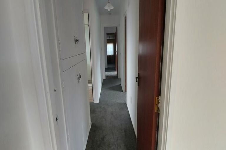 Photo of property in 3 Rathgar Road, Henderson, Auckland, 0610