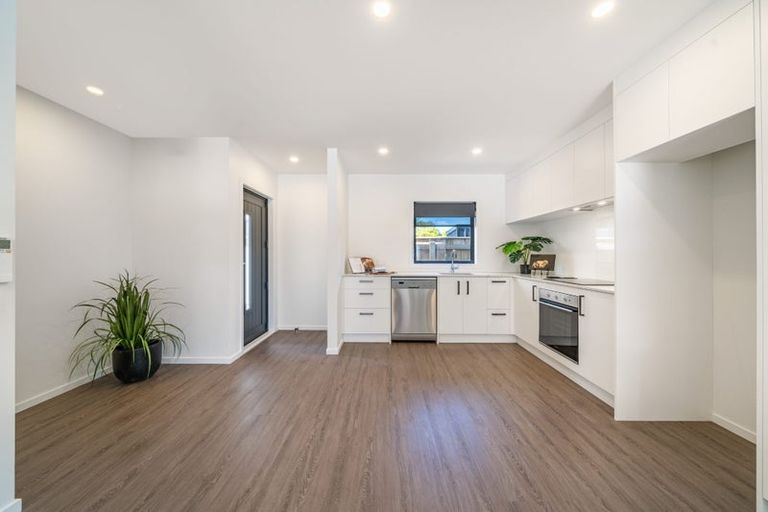 Photo of property in 9/104 Martin Street, Wallaceville, Upper Hutt, 5018