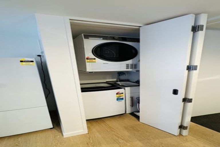 Photo of property in 1/324 Beach Road, Campbells Bay, Auckland, 0630