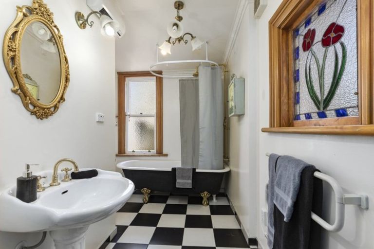 Photo of property in 24 Elizabeth Street, Petone, Lower Hutt, 5012