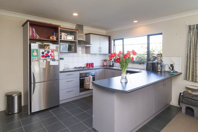 Photo of property in 32 Moana Grove, Waiwhetu, Lower Hutt, 5010