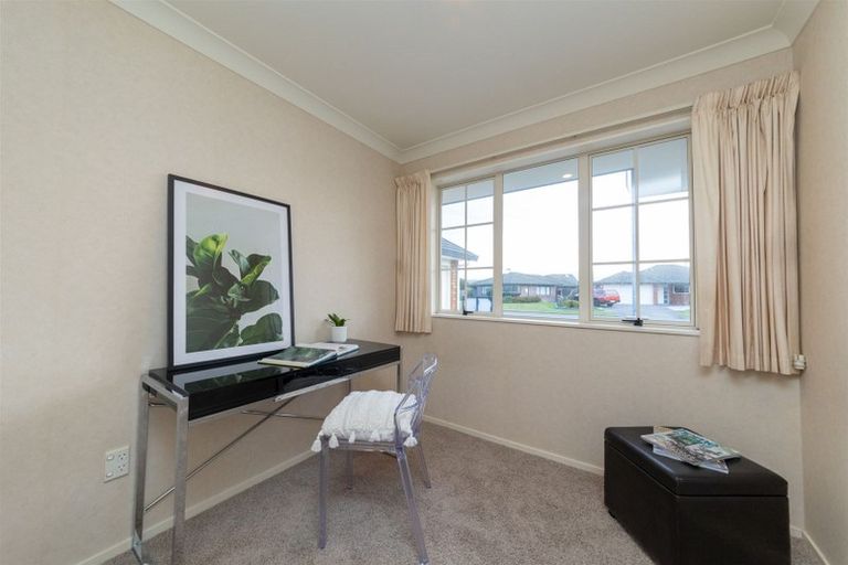 Photo of property in 71 Amberley Avenue, Highbury, Palmerston North, 4412