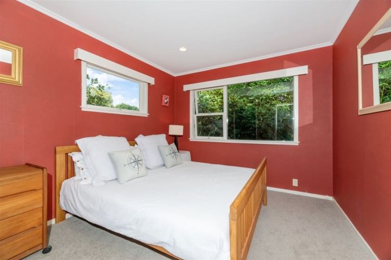 Photo of property in 25 Catalina Crescent, Forrest Hill, Auckland, 0620