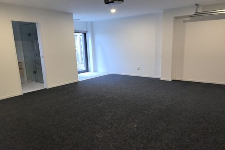 Photo of property in 14d Elcoat Avenue, Te Atatu South, Auckland, 0610