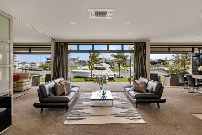 Photo of property in 12 Rauiri Drive, One Tree Point, 0118