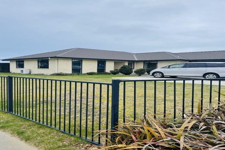 Photo of property in 6 Nga Tupuna Street, Pegasus, 7612
