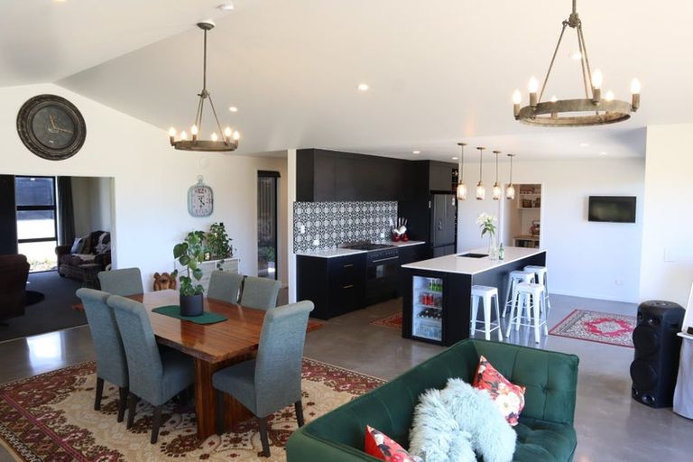 Photo of property in 1640 Mangorei Road, Mangorei, New Plymouth, 4371