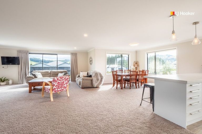 Photo of property in 74 Grandvista Drive, Green Island, Dunedin, 9018