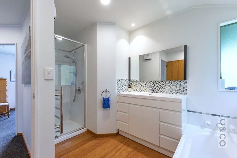 Photo of property in 30 Rosella Grove, Waimauku, 0812