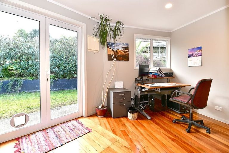 Photo of property in 1114 Whangaparaoa Road, Tindalls Beach, Whangaparaoa, 0930