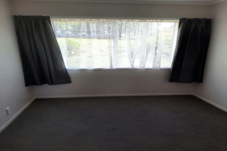 Photo of property in 87 Beechdale Crescent, Pakuranga Heights, Auckland, 2010
