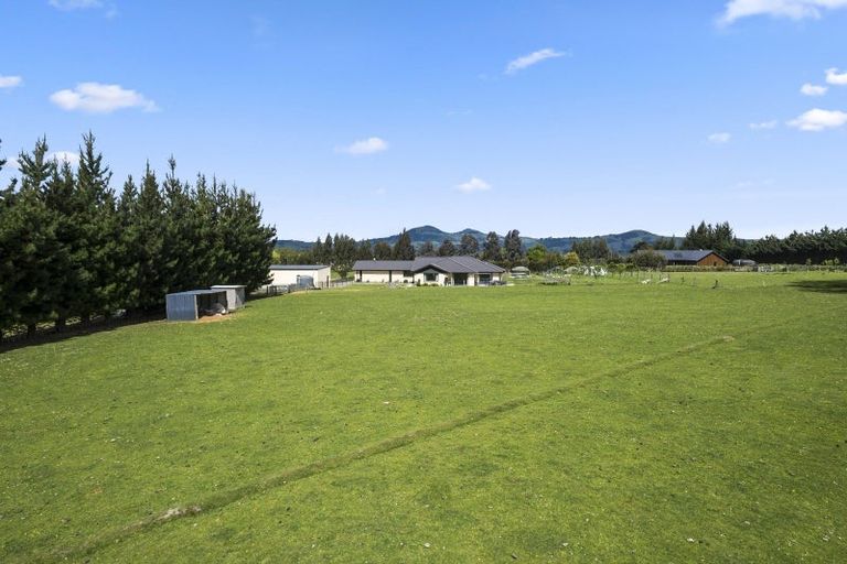 Photo of property in 30 Tara Hills Drive, North Taieri, Mosgiel, 9092
