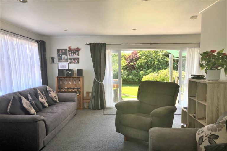 Photo of property in 17 Hutchins Street, Waitara, 4320