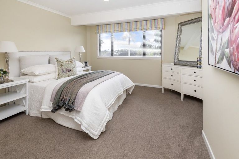 Photo of property in 1 St Elmo Rise, Shamrock Park, Auckland, 2016