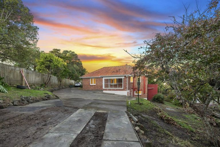 Photo of property in 2/306 Beach Road, Campbells Bay, Auckland, 0630