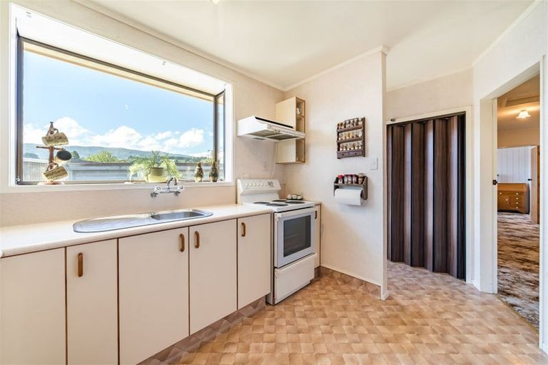 Photo of property in 74 California Drive, Totara Park, Upper Hutt, 5018