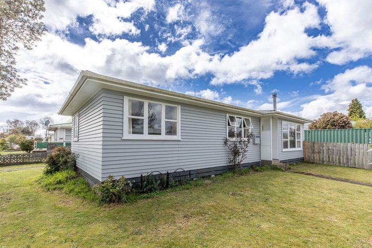 Photo of property in 6 Rangipoia Place, Turangi, 3334