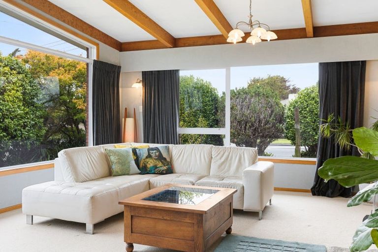 Photo of property in 216 Mangorei Road, Merrilands, New Plymouth, 4312