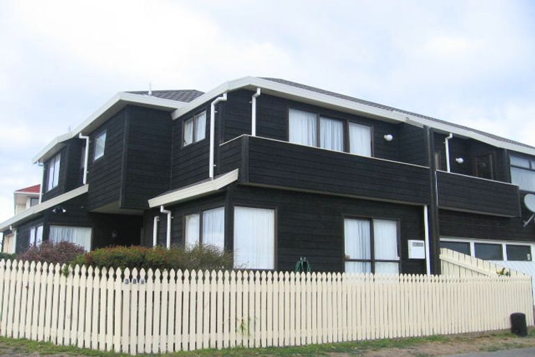 Photo of property in 38 Kaikoura Street, Maupuia, Wellington, 6022