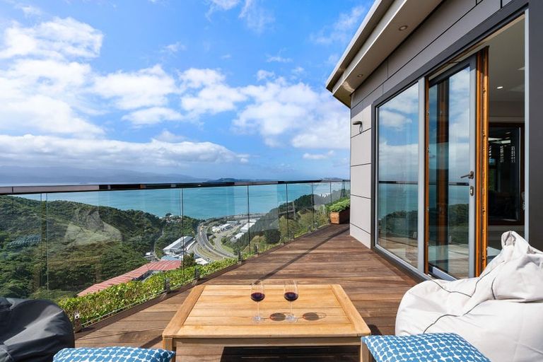 Photo of property in 35 Grumman Lane, Newlands, Wellington, 6037