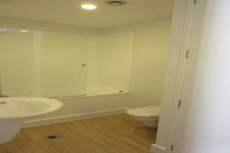 Photo of property in Shelley Bay Terraces, 1/61 Maupuia Road, Maupuia, Wellington, 6022