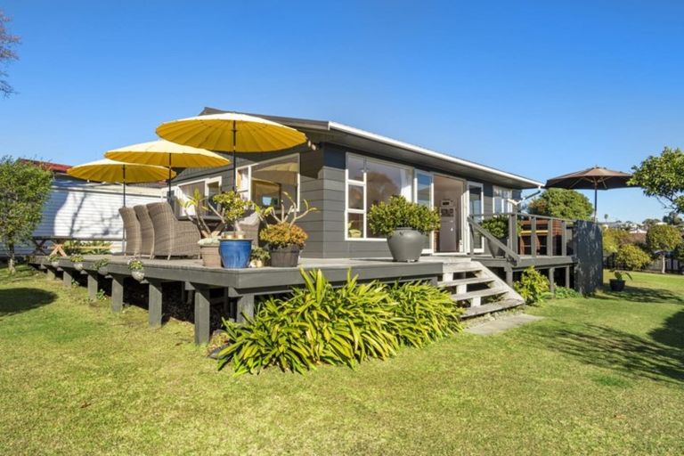 Photo of property in 8 Walnut Grove, Omokoroa, 3114