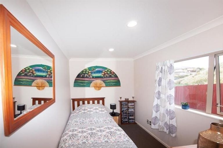 Photo of property in 50 Erlestoke Crescent, Churton Park, Wellington, 6037