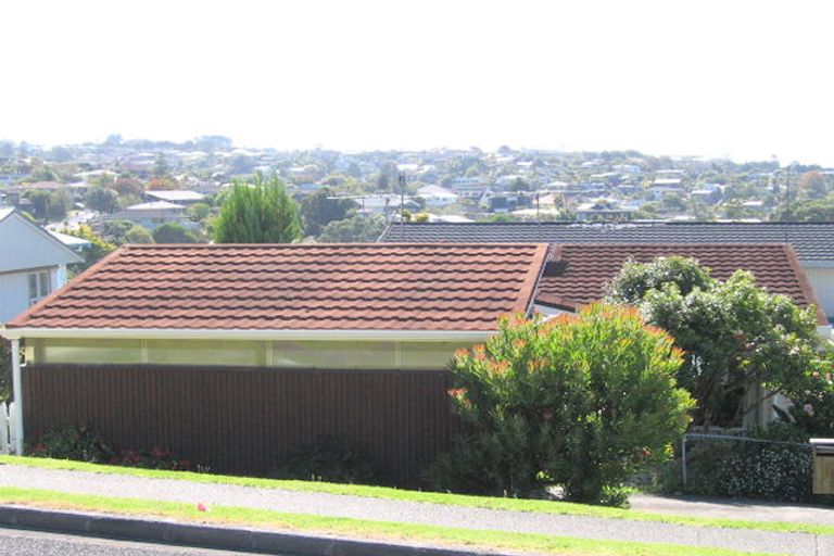 Photo of property in 2/11 Newhaven Terrace, Mairangi Bay, Auckland, 0630