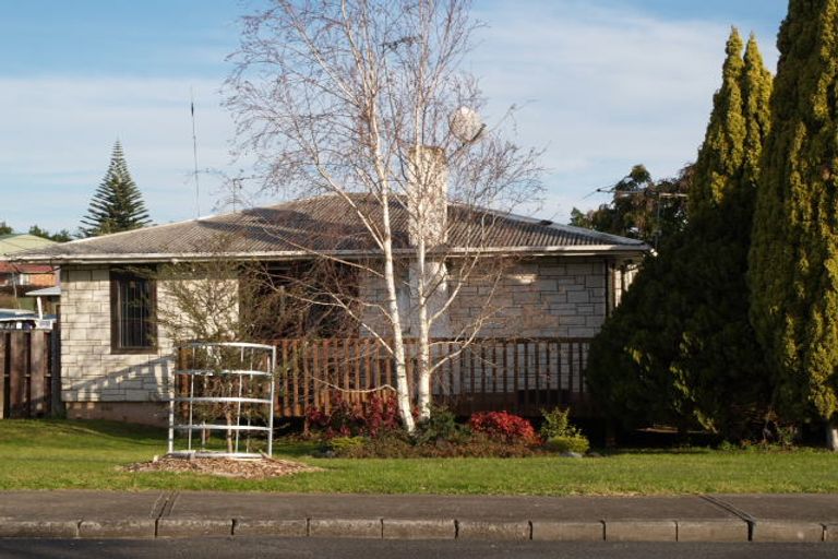 Photo of property in 66 Blake Road, Mangere East, Auckland, 2024