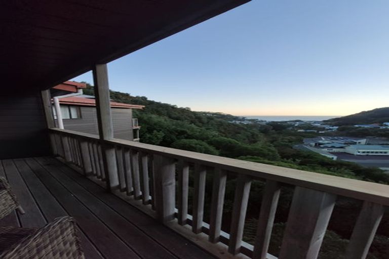 Photo of property in 14c Domanski Crescent, Owhiro Bay, Wellington, 6023