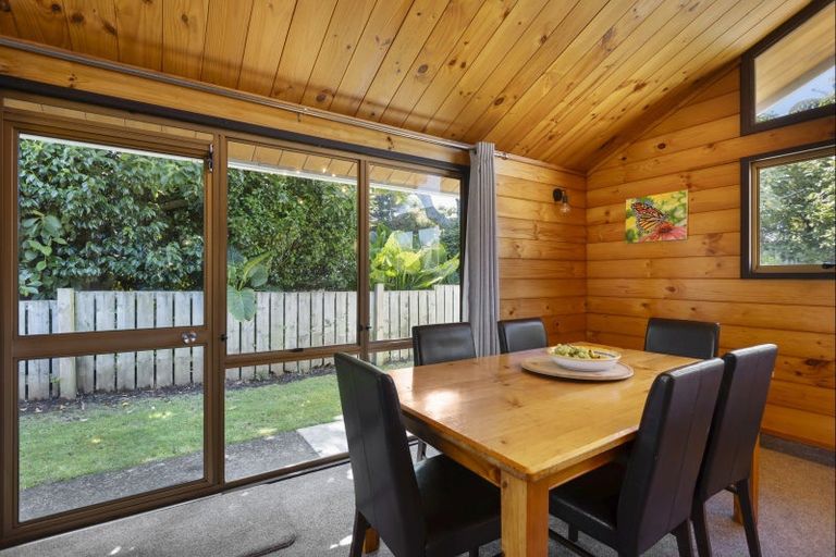 Photo of property in 12 Woodleigh Street, Frankleigh Park, New Plymouth, 4310