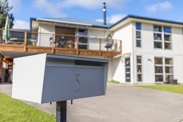 Photo of property in 5 Taimana Lane, Diamond Harbour, Lyttelton, 8971