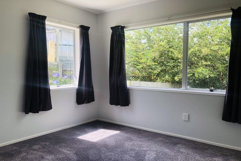 Photo of property in 1/14 Gillan Place, Bayview, Auckland, 0629