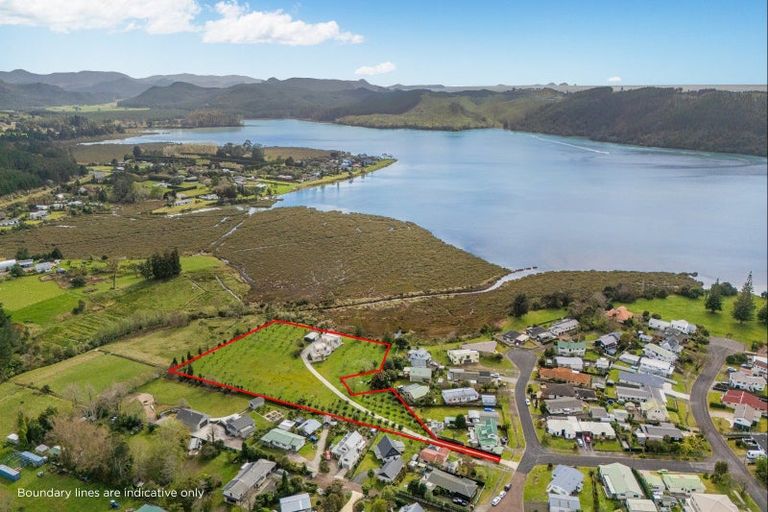 Photo of property in 141 Everitt Crescent, Whangamata, 3620