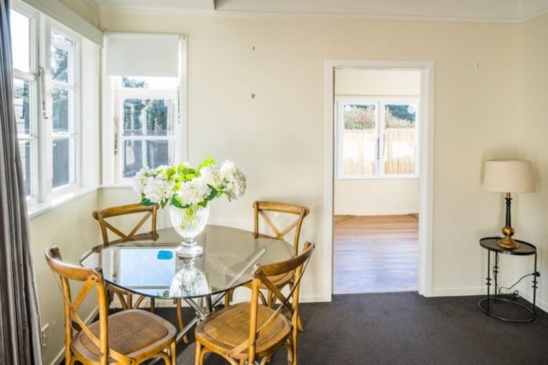 Photo of property in 2 Te Pari Pari Road, Pukerua Bay, 5026